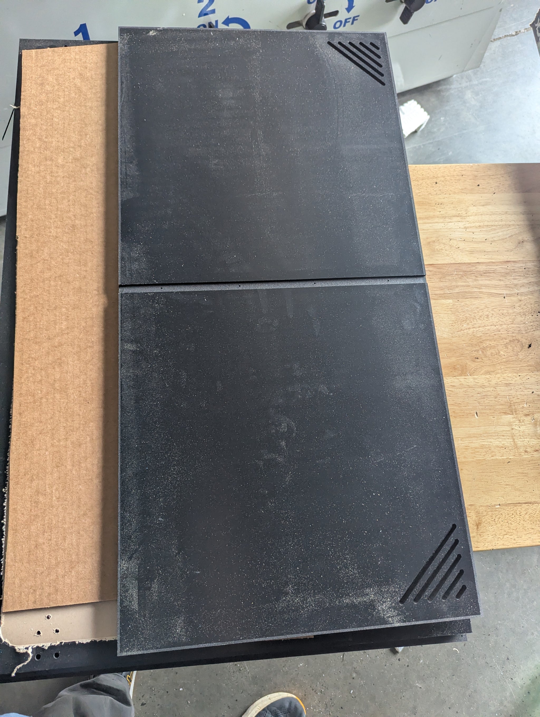 25 - Scratch & Dent - BLACK XT3 36x18Hx24D - PERM DIVIDER - Swing